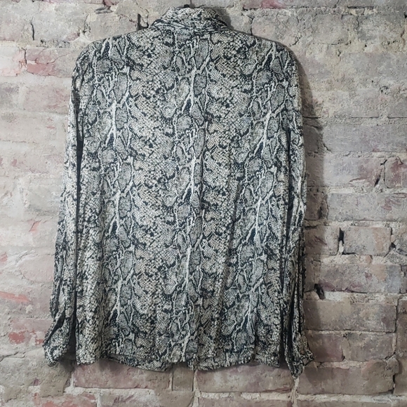 SLB ladies snake print blouse size large silk - Picture 4 of 4